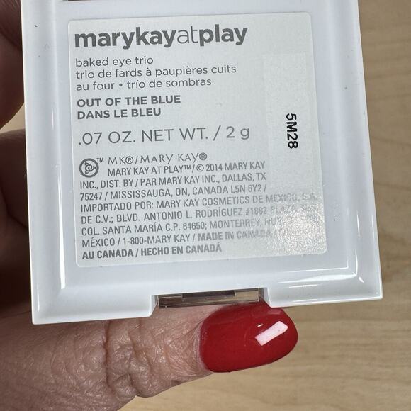 New In Box Mary Kay At Play Baked Eye Trio Out of The Blue - Picture 4 of 5